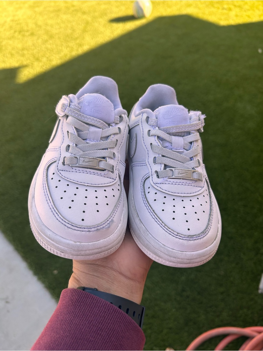 Nike Kids White Low-Top Sneakers with Velcro Strap